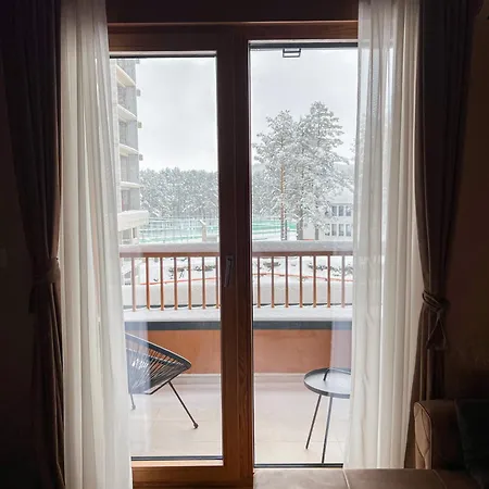 Apartment Zlatilux *