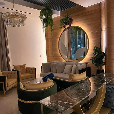 Zlatilux Apartament *