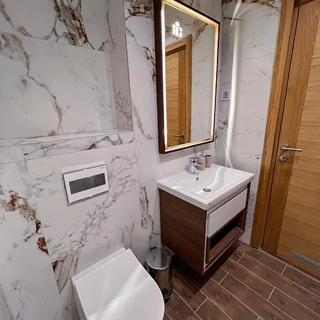 Apartment Zlatilux *