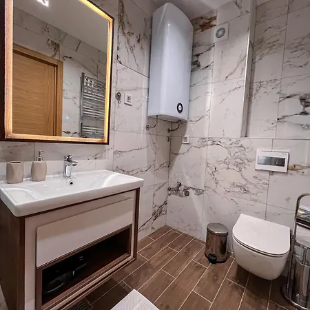 Zlatilux Apartament *