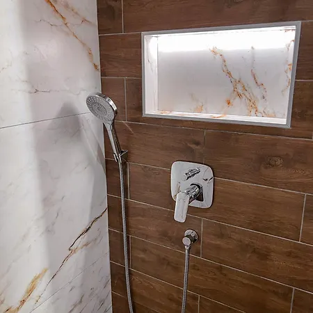 Apartment Zlatilux *